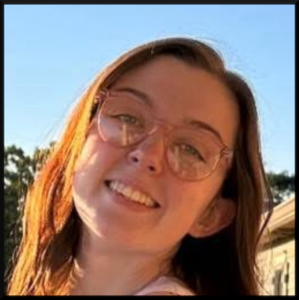 emma mannis600x600